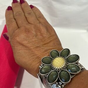 Retro Denim Gray Crystal Daisy Hammered Cuff-Boutique